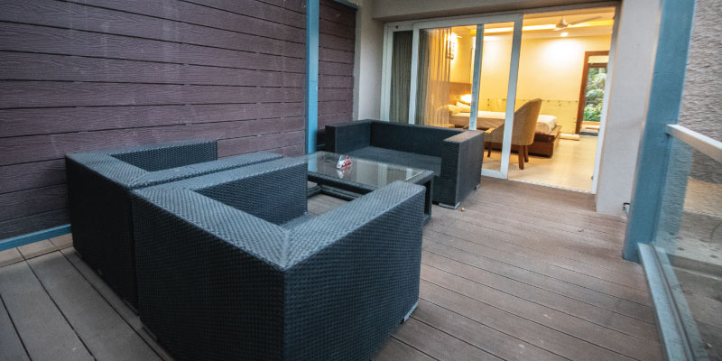 Executive Room /website/images/new-pics/executive-room-deck-new-2.jpg