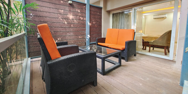 Executive Room /website/images/rooms/room-with-deck/room-with-deck-4.jpg